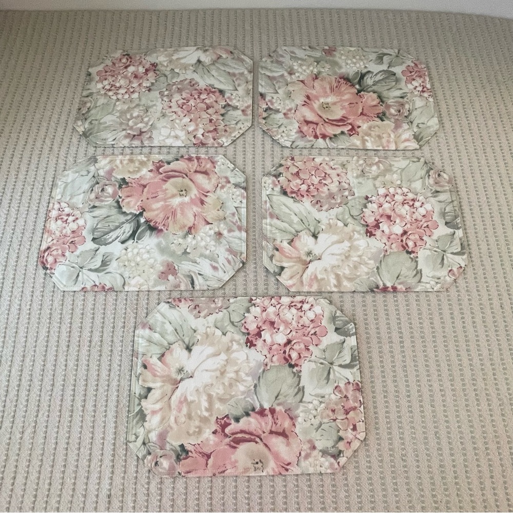 Vintage - Floral Placemats Set of 5